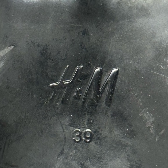 Like new H&M suede black kitten heel - Picture 3 of 4